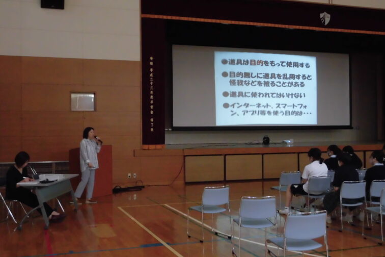 【6/13　A・Bブロック　サイバー犯罪防止学習会が行われました。】