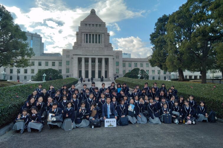 【社会科】中学社会科体験講座で国会議事堂に行ってきました。
