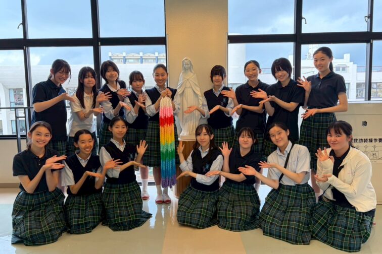 【高校2年生】修学旅行に向けて千羽鶴を作成しました