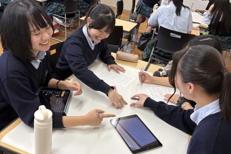 【高2 LHR】修学旅行に向けて　セシリア祭の準備
